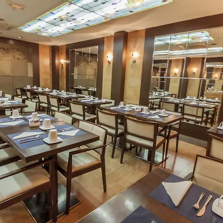 埃文尼亚罗卡福特酒店 酒店