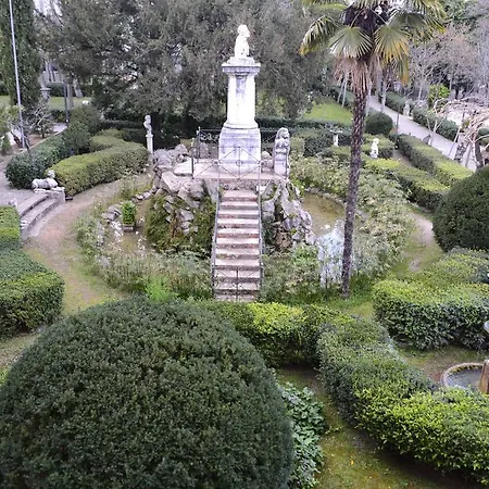Residencia Salesiana Marti-codolar Affittacamere