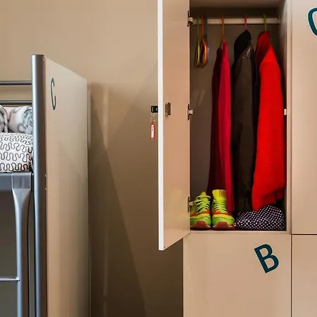 Born Hostal