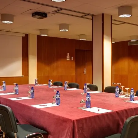 Hotel Acevi Villarroel 4*