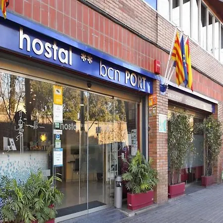 Yomo Bcn Port בית הארחה