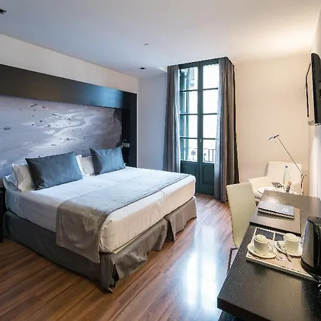 Hotel Catalonia Catedral 4*