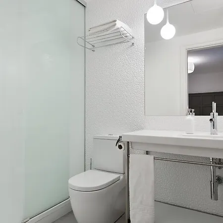 Milton House Gran Via Barcelona