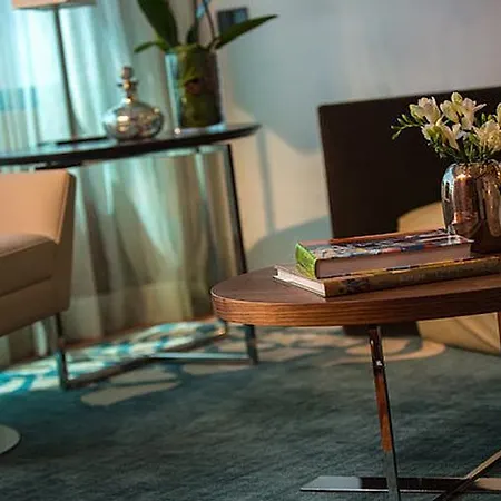 Renaissance Hotel 5*