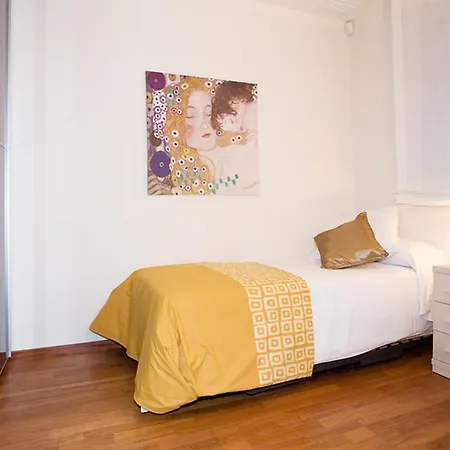 Lodging Apartments Rambla Catalunya - Miro Apartment *