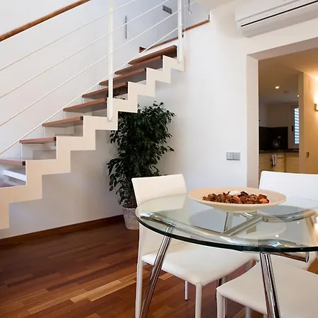 Lodging Apartments Rambla Catalunya - Miro Apartment *