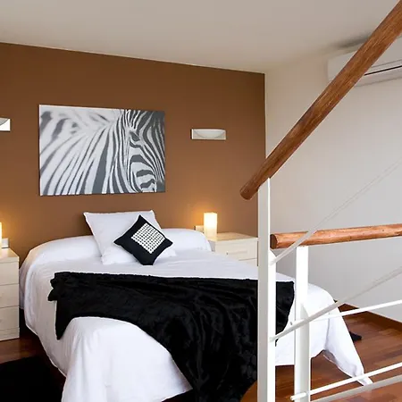 Lodging Apartments Rambla Catalunya - Miro Apartment