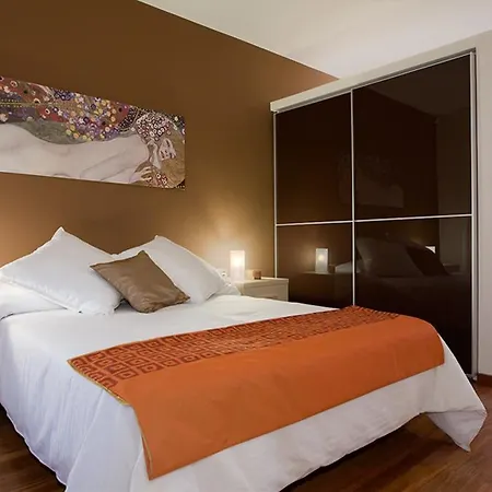 Lodging Apartments Rambla Catalunya - Miro Apartment *