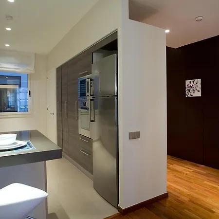 Lodging Apartments Rambla Catalunya - Miro Apartment Barcelona