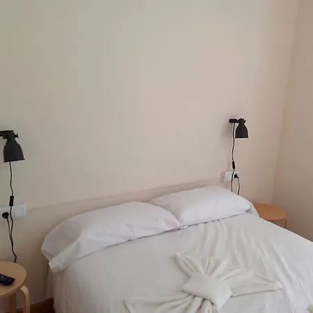 Апартаменты Apartamentos Santa Tecla Барселона