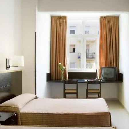 Отель Htop Bcn City #htopenjoy 2*