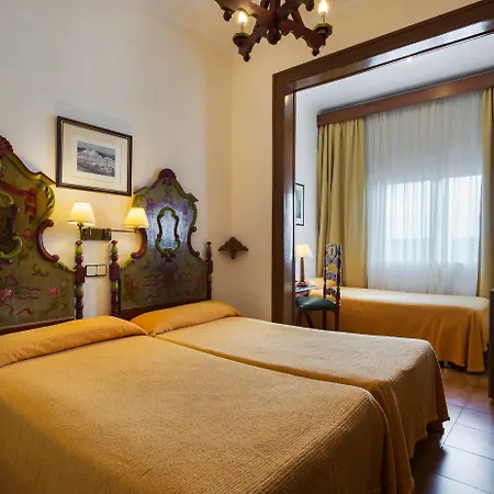 Hotel Meson Castilla Atiram