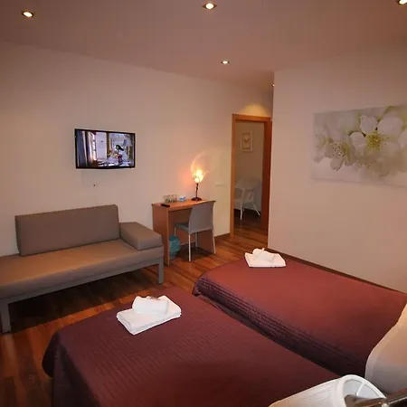 Casa de hóspedes Orleans 2*
