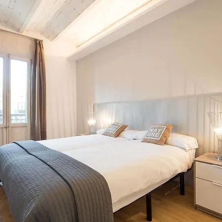 Rent Near Plaza De Cataluña Apartamento *