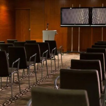 Renaissance Hotel 5*