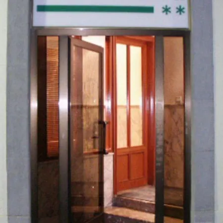 Miami בית הארחה 2*