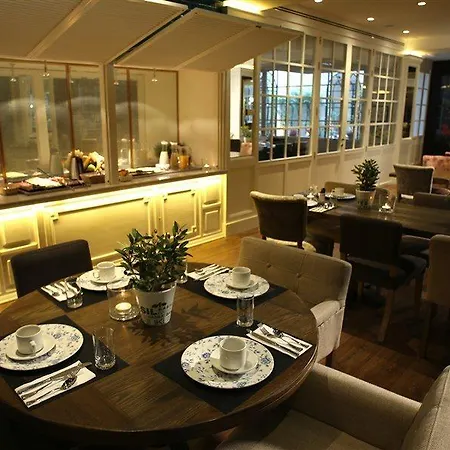 Ofelias 4sup By Bondia Group Hotel 4*