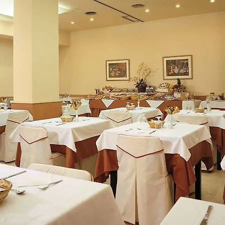 Hotel Glòries 3*