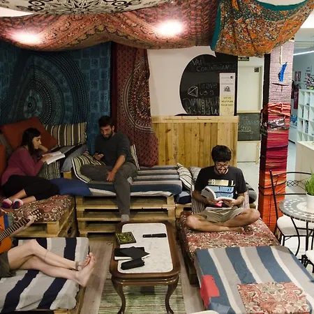 Hostel Rocket Gracia Barselona