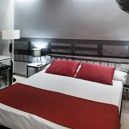 Catalonia Avinyo Hotel 3*