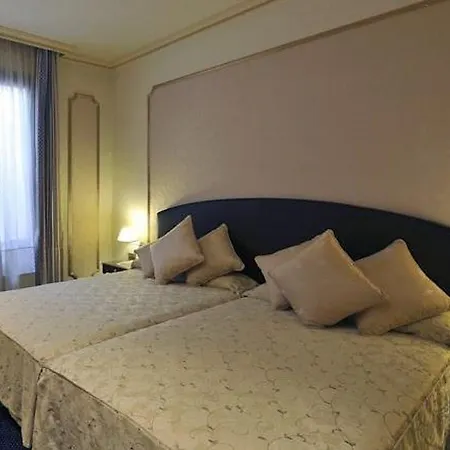 Hotel Roger De Lluria