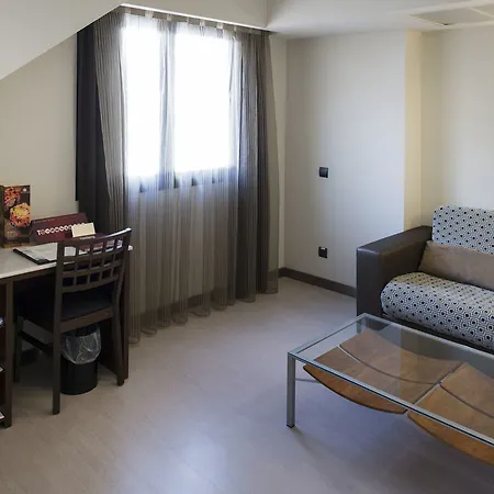 Catalonia Born Hotell 4*