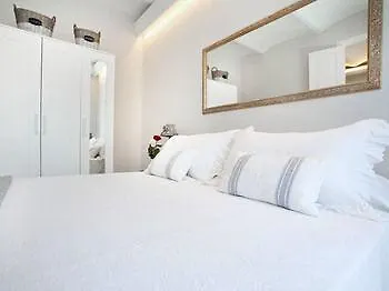 Apartment Two Sisters Barcelona