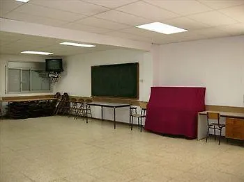 Residencia Salesiana Marti-codolar 게스트하우스
