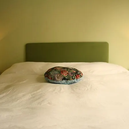Bed & Art *