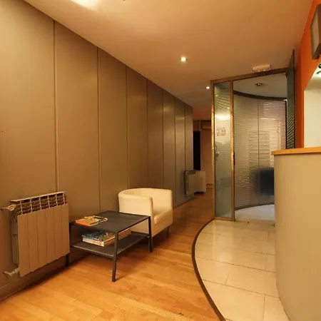 Residencia Universitaria Augusta Appartamento *