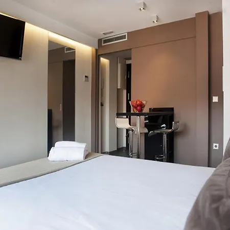Fifteen Aparthotel 2*