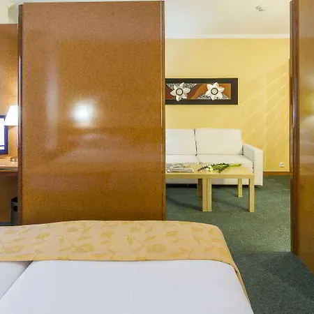 Acacia 4*