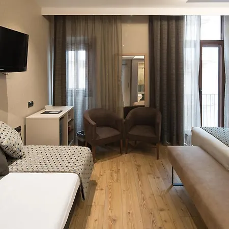 Catalonia Born Hotel
