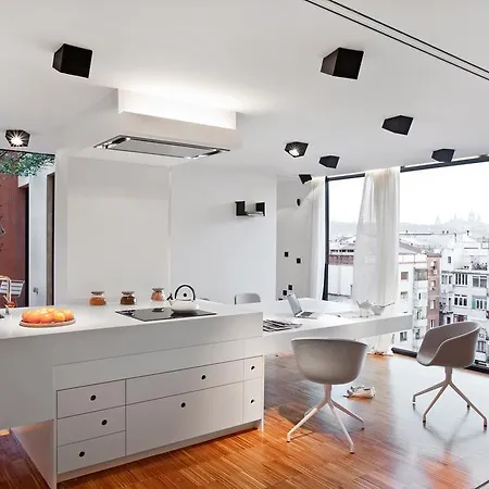 Destinationbcn Urgell * Barcelona
