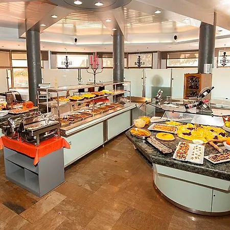 Отель Hotel El Bruc 4*