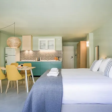 Yays Sagrera Boutique Apartamento *