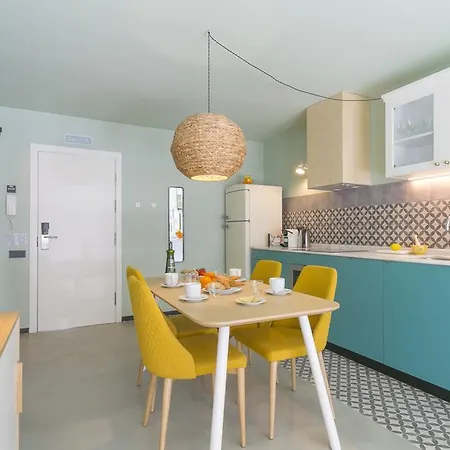 Yays Sagrera Boutique Apartamento *