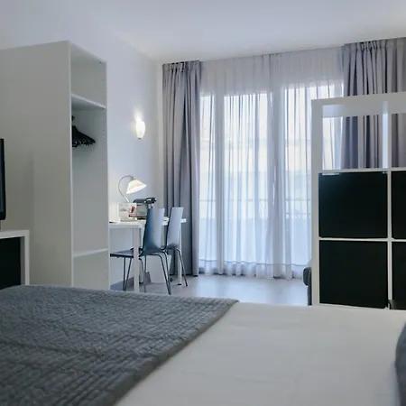 Atenea Calabria Apart-hotel Barcelona