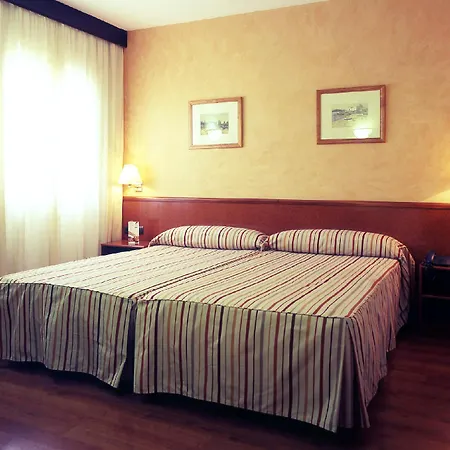 Otel Catalonia Castellnou 3*