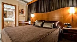 Aristol - Sagrada Familia 3* Барселона