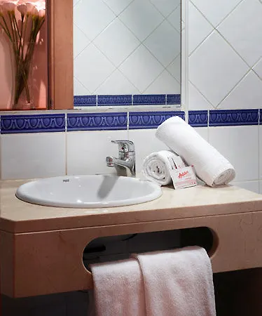 Acta Antibes Hotel 2*