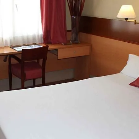 Tres Torres Atiram Hotel