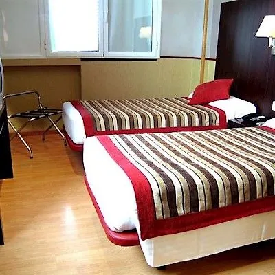 Yomo Bcn Port Pensjonat 2*