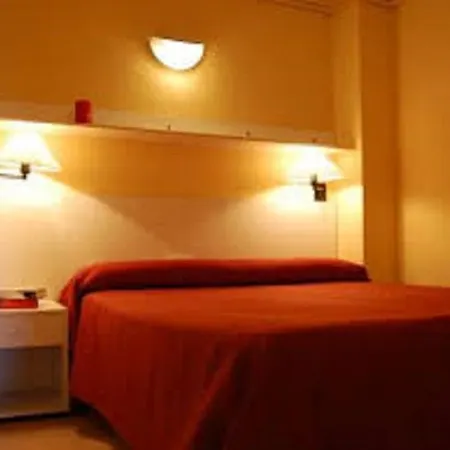 Aparthotel Bertrán 3*