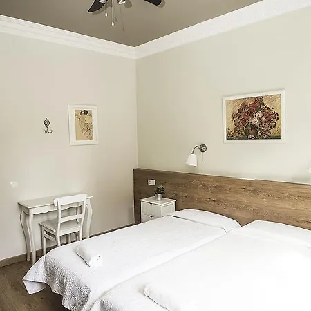 Mai & Maud Paralel Barcelona