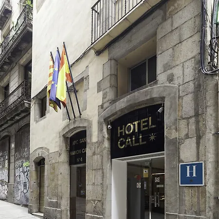 El Call Hotel *