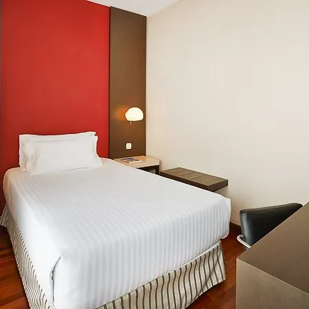 Hotel Nh Les Corts 3*