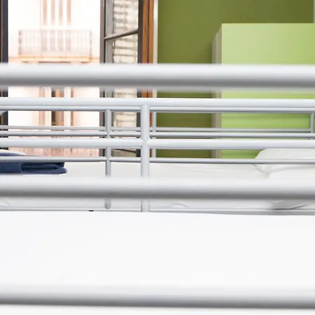 Sant Jordi Hostel Barcelona