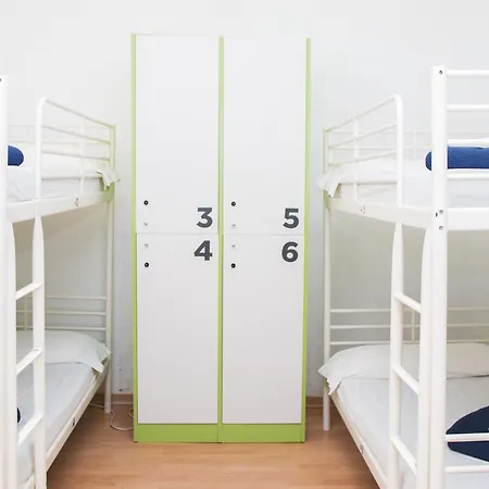 Sant Jordi Hostel Barcelona