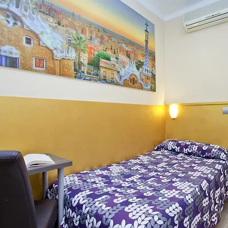 Hostal Barcelona Konukevi 2*